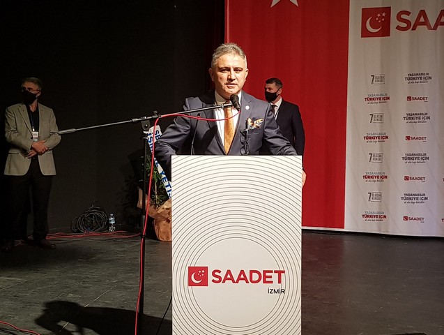 Temel Karamollaoğlu partisinin İzmir İl Kongresinde konuştu: