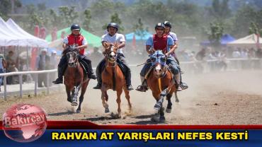 Geleneksel Rahvan At Yarışları çekişmeli anlara sahne oldu