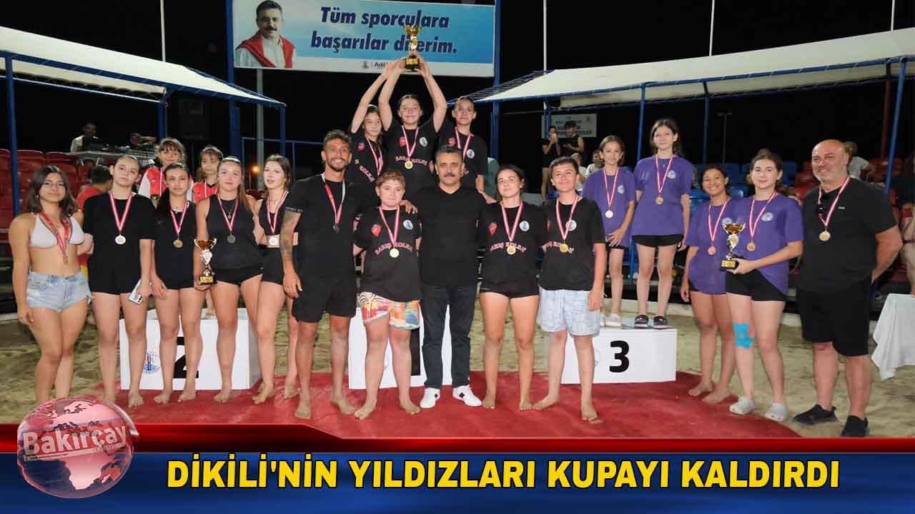 10 Takım, 24 Maç: Dikili'de 15 Yaş Altı Plaj Voleybolu Şöleni Sona Erdi